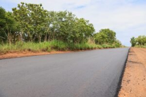 Chuva não freia: obras seguem no Distrito Industrial de Taquaralto.