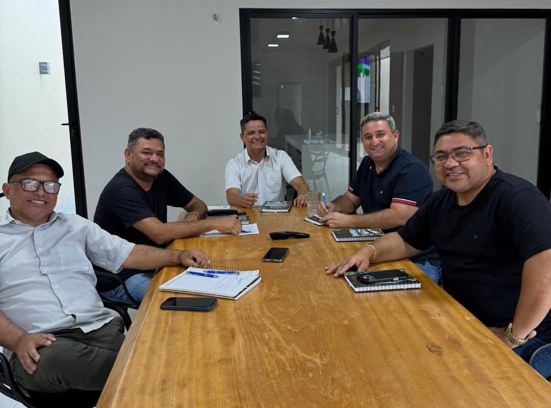Jorge Frederico acelera preparativos para outubro com quatro vereadores do seu grupo.