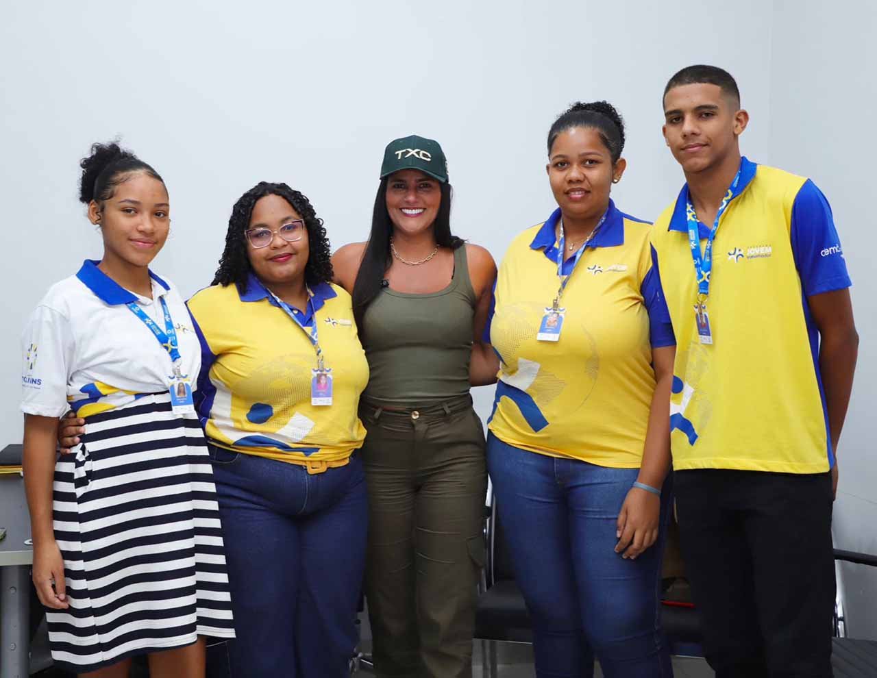 Karynne Sotero é recebida por jovens do Jalapão no Programa Jovem Trabalhador.