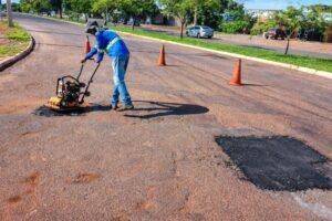 Operação Tapa-Buracos segue trabalho em Arsos e avenidas NS-01, NS-04 e NS-10.