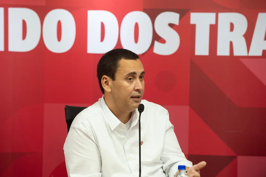 PT criará app próprio para apoiar base.