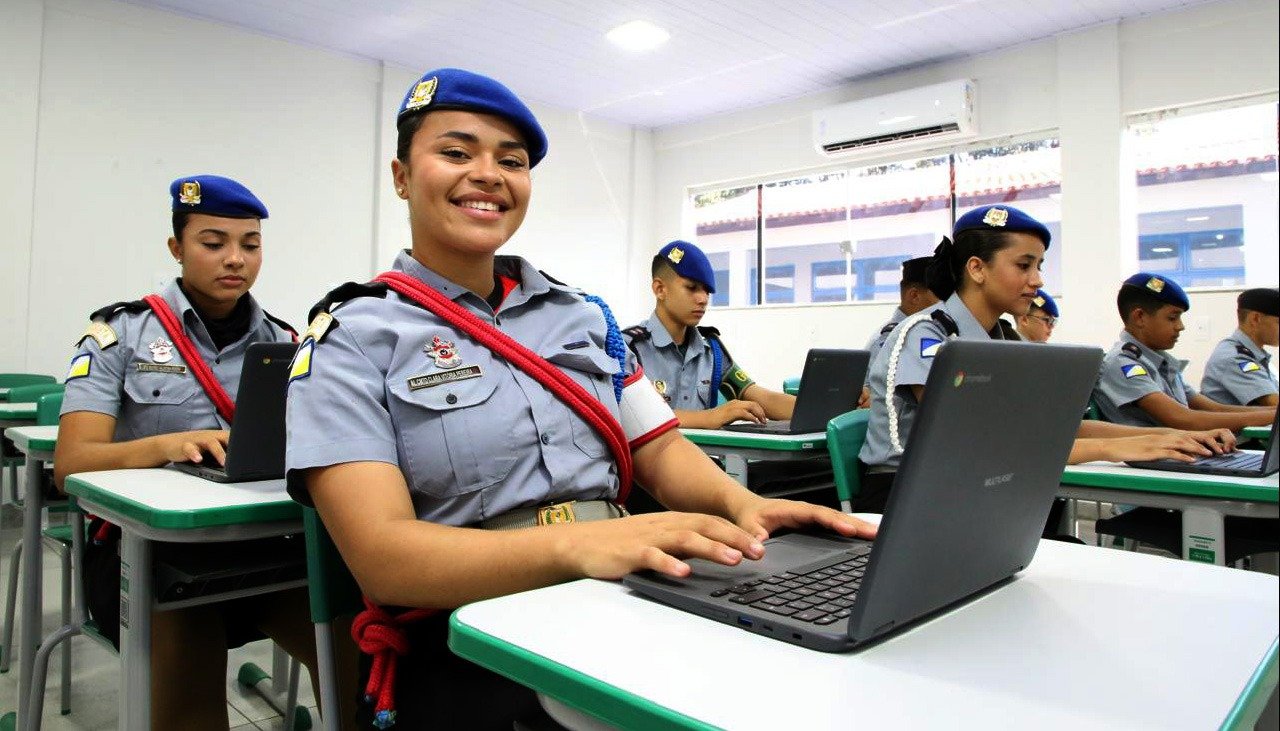 Tocantins consolida liderança em frequência escolar com ações estratégicas do Governo do Estado, sendo o melhor da Região Norte e figurando entre os dez primeiros lugares no ranking nacional.