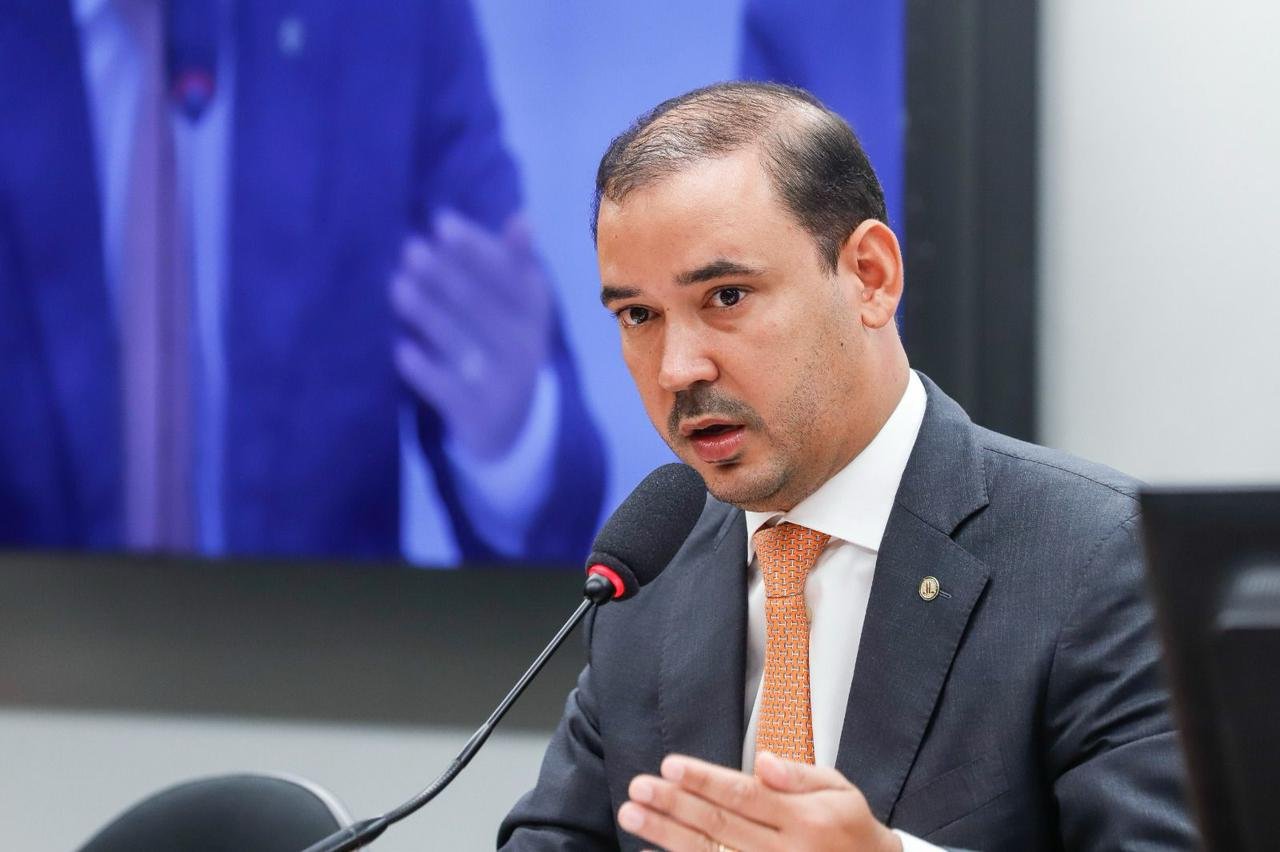 Caso eleito, Vicentinho Júnior compromete-se a manter o gabinete de Saúde no HGP.