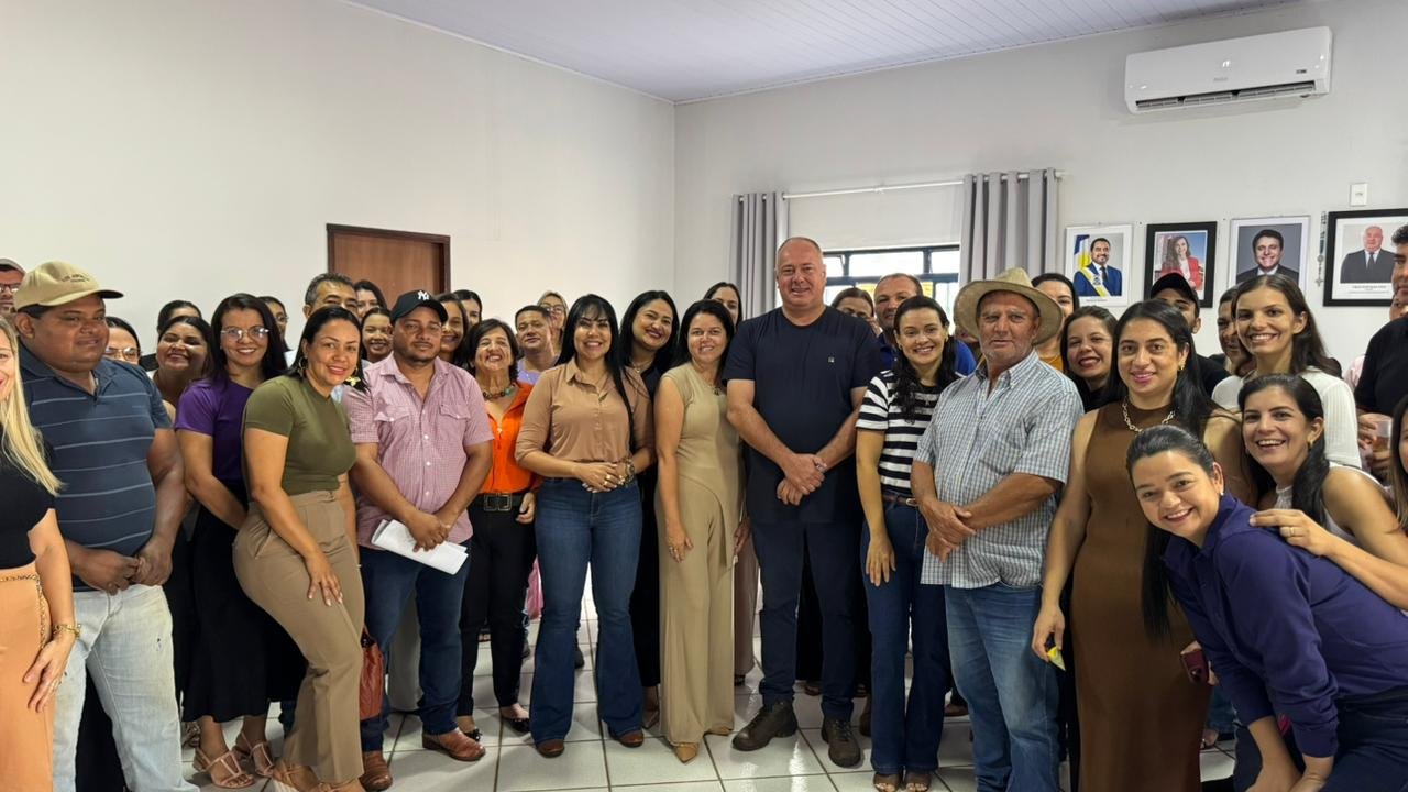 Deputada Janad Valcari consolida parcerias políticas em Divinópolis e tem apoio de líderes municipais.