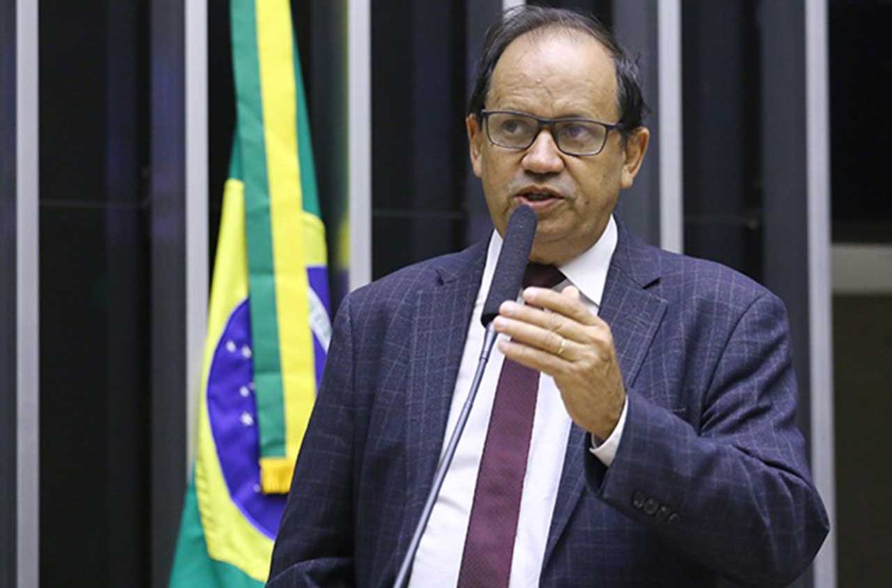 Deputado Eli Borges critica apresentação da Acadêmicos de Niterói e protege fé cristã