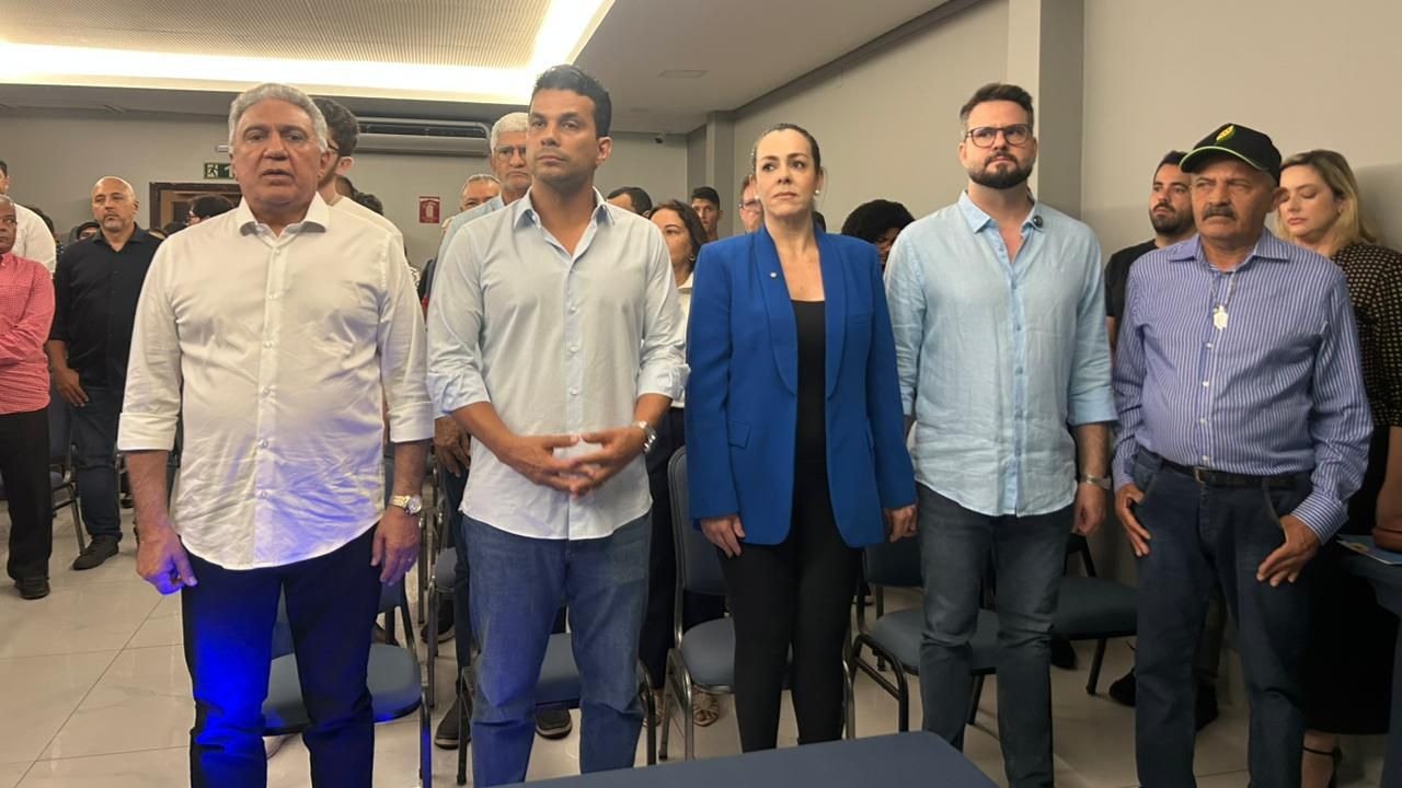 Entre gestos, declarações e alianças, Cinthia assume posição ao lado de Laurez e Irajá, mas grupo deixa mistério sobre composições; Entenda o que aconteceu!