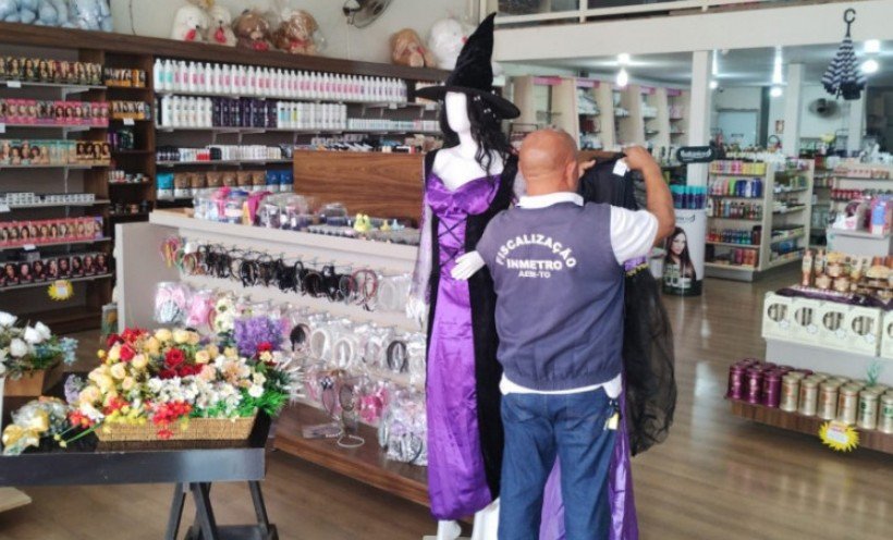 Metrologia supervisão comércio e oferece orientações aos consumidores na compra de produtos carnavalescos