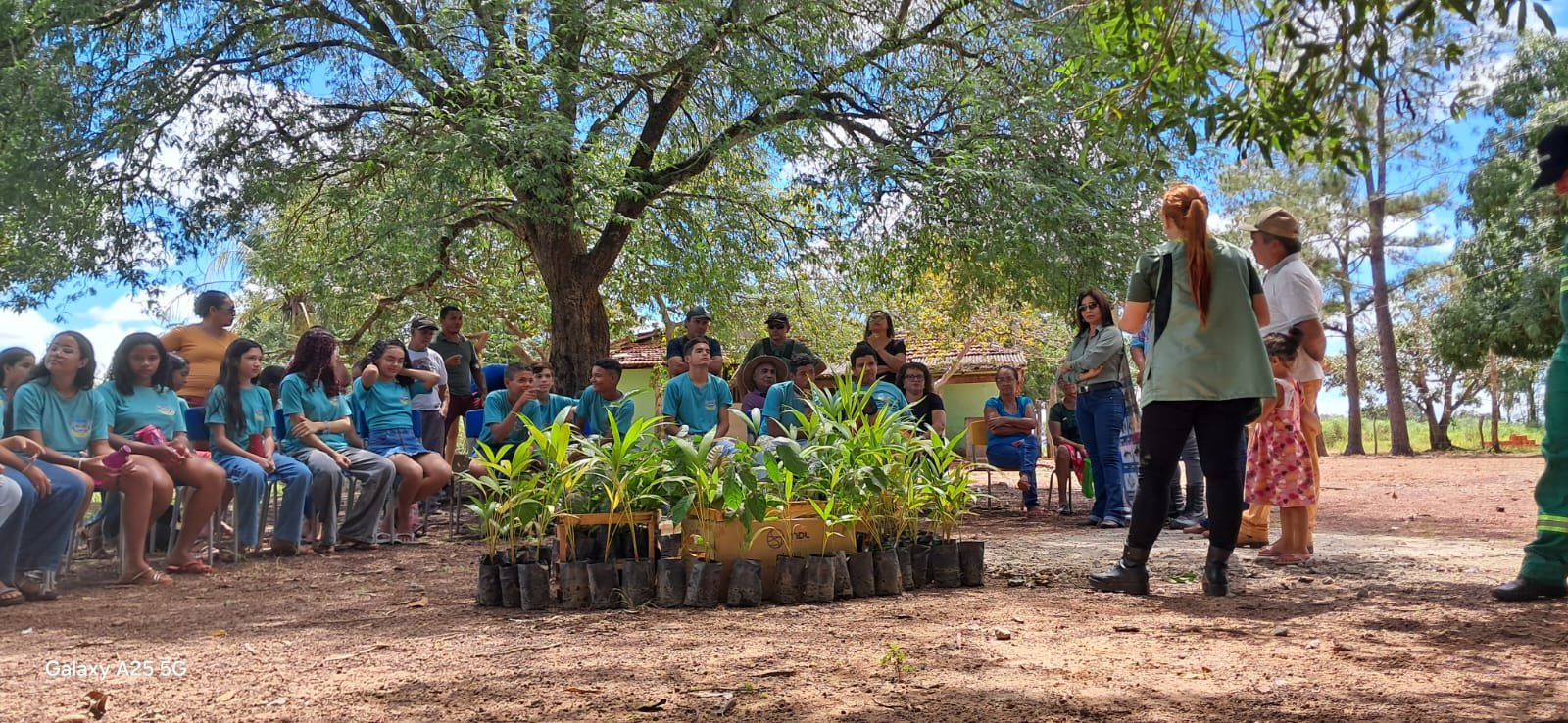 Promove educação ambiental no Assentamento Macaúba, em Pium, o Naturatins.