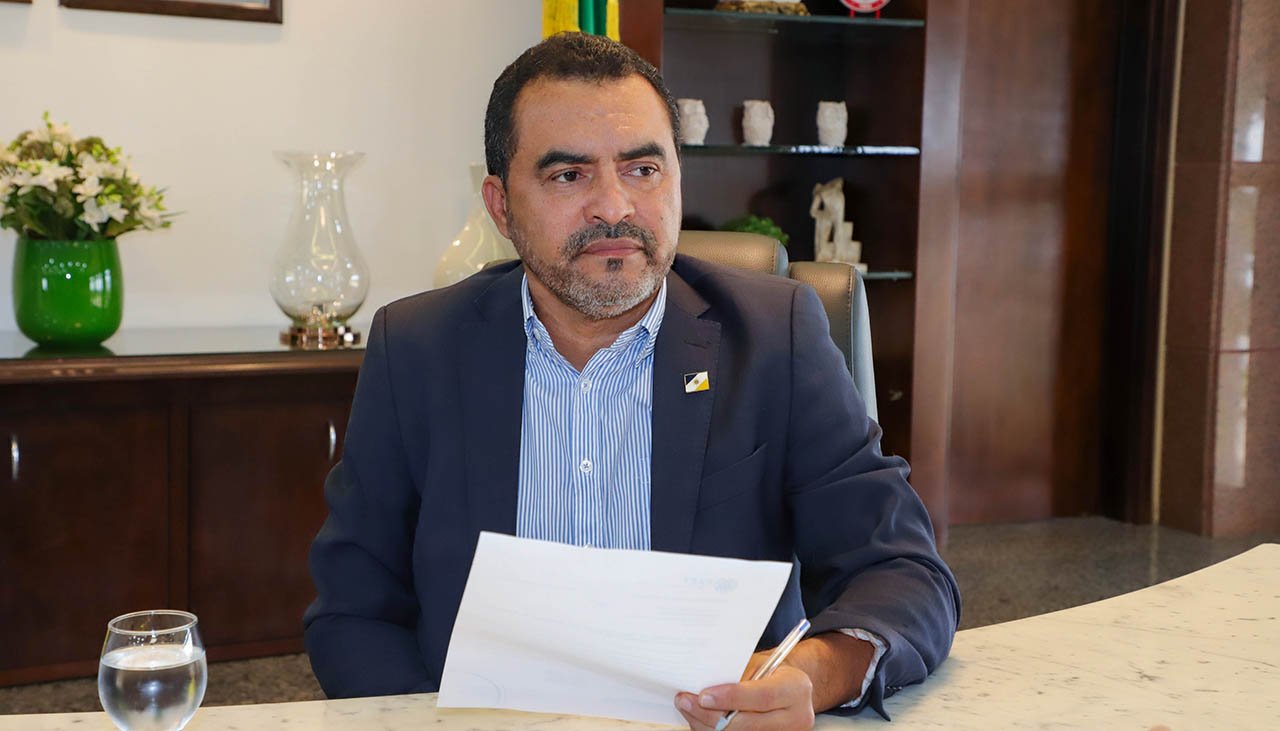 Governador Wanderlei Barbosa autoriza zero IPVA por dois anos a carros, caminhões e ônibus elétricos e híbridos.