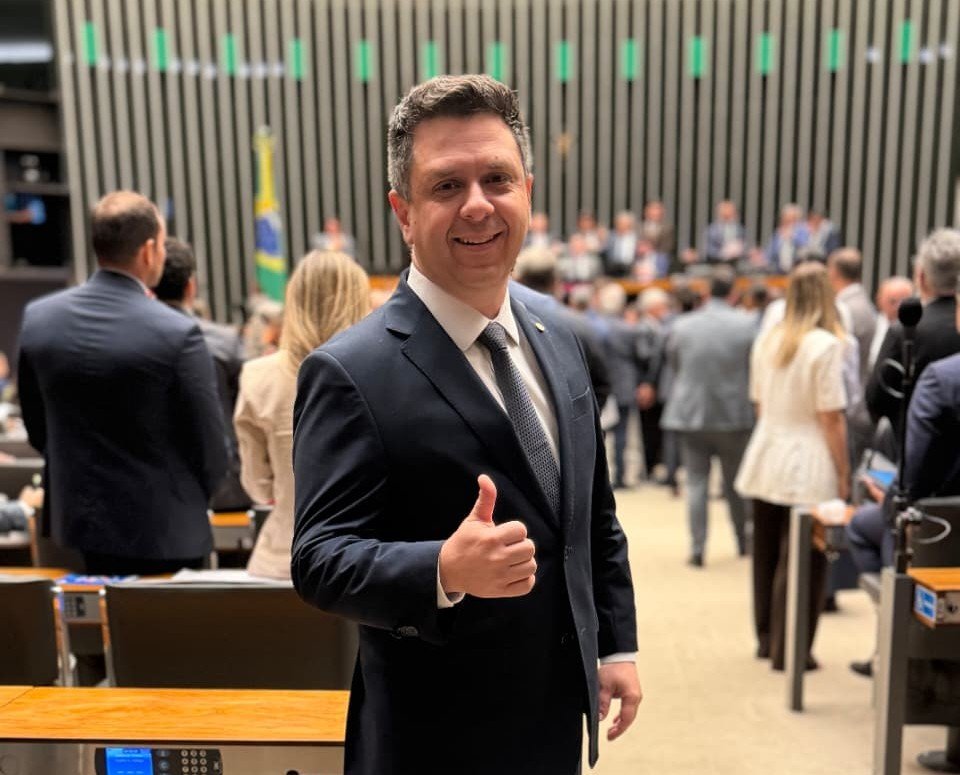 Tiago Dimas comemora aprovação da PEC da Segurança e reivindica redução da maioridade penal para crimes hediondos.