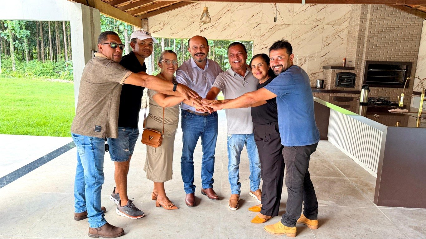 Axixá do Tocantins: Prefeito Auri Wulange e 5 vereadores apoiam pré-candidatura de Sandoval Cardoso