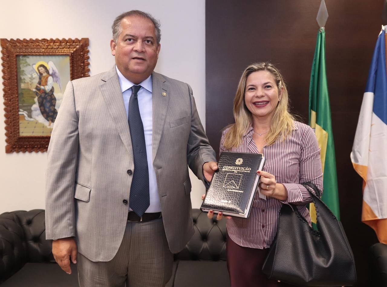 Como relator na CCJ, Senador Eduardo Gomes recebe juíza indicada para o CNJ