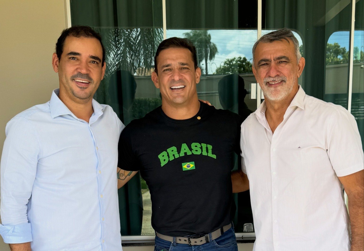 Vicentinho Jr filia-se a Bethânia Júnior, comunicador e ex-vereador, que vai disputar vaga federal.