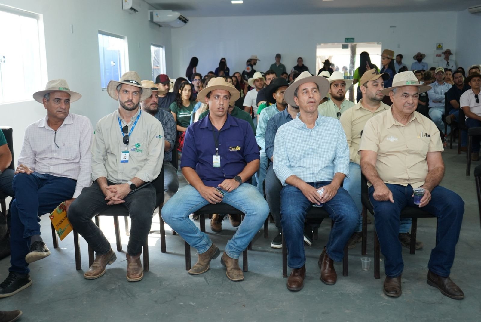 Agrotins 2024: simpósio na Feira destaca gestão profissional na pecuária com apoio do Sebrae.