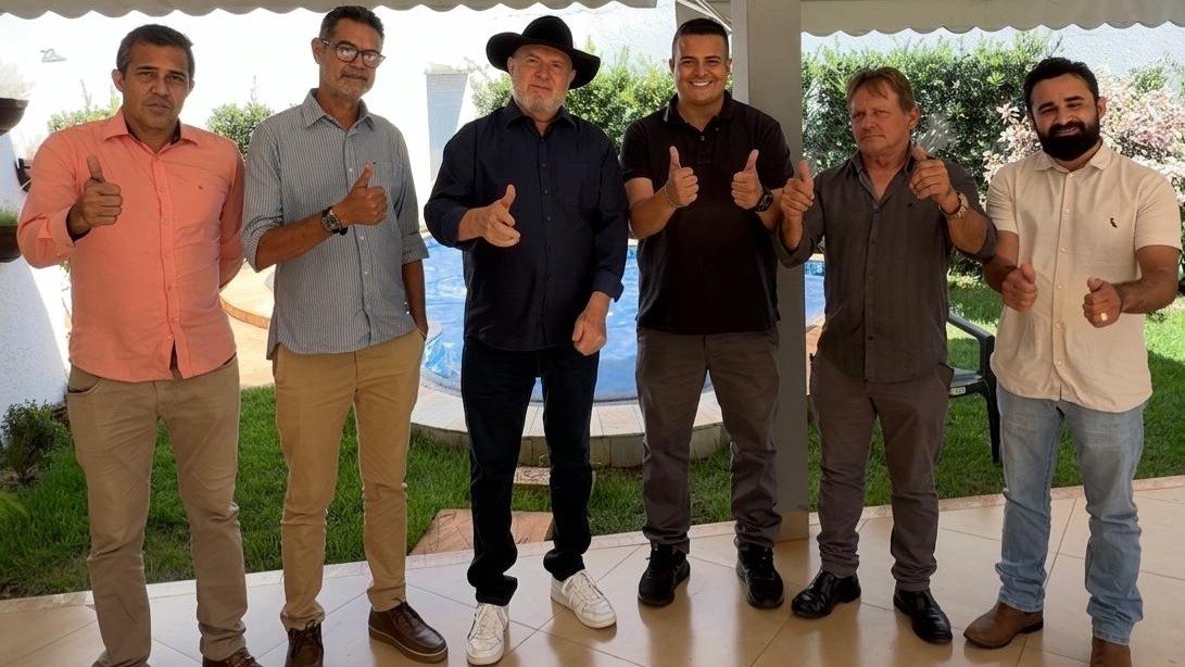 Apoio a pré-candidato ao Senado: Mauro Carlesse recebe endosso de ex-prefeitos e vereadores de Colinas e Cristalândia.