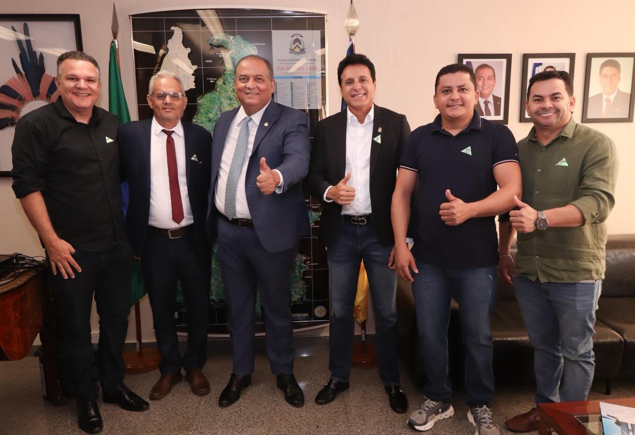 Apoio à reeleição de Eduardo Gomes recebe destaque de Nilton Franco e prefeitos