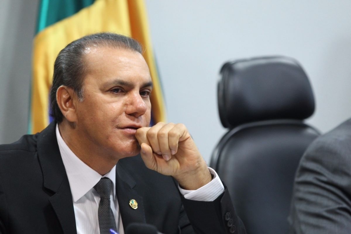 Ataides ameaça saída do Tocantins se Dorinha ou Vicentinho vencerem eleições e cessará investimentos.
