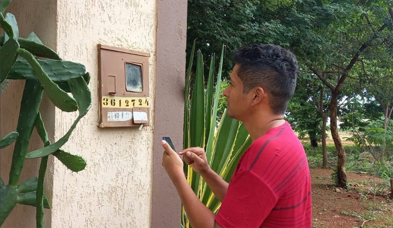 Autoleitura traz mais economia na luz para o cliente rural.