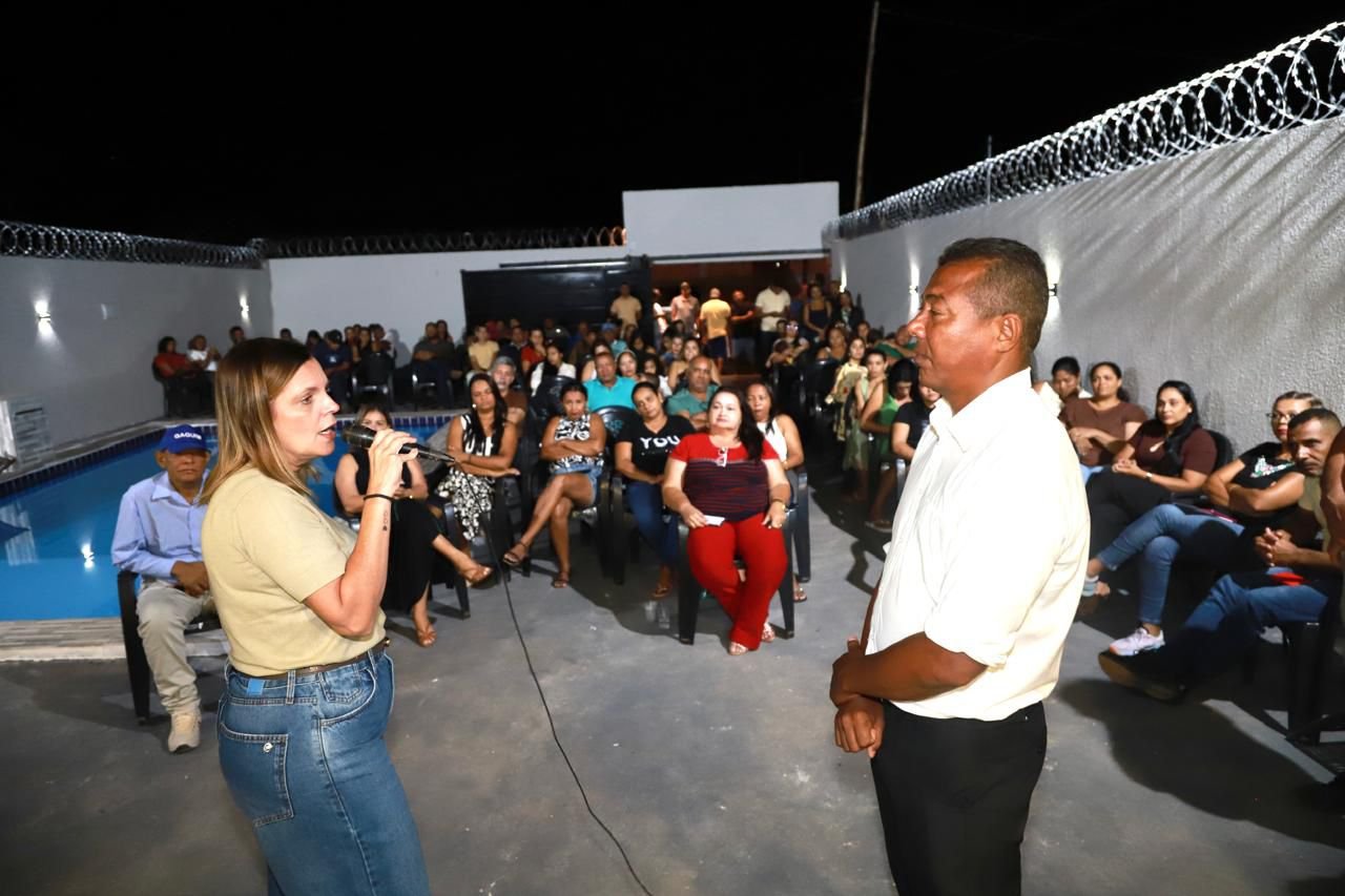 Claudia Lelis fortalece influência política no Sudeste em Aurora com apoio de lideranças.