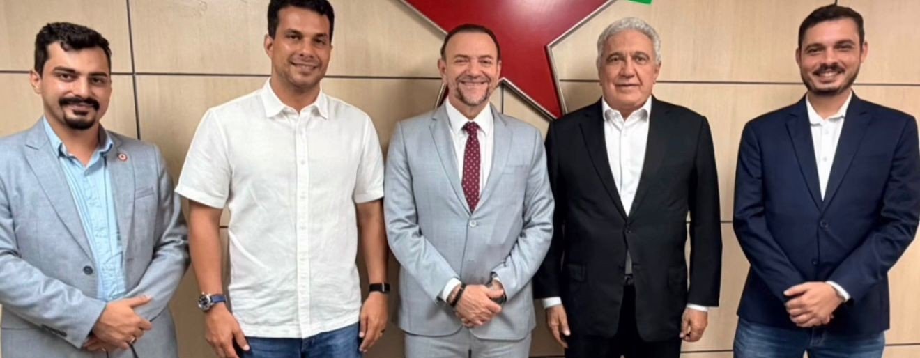 Composição com Lula é tema de conversa de Laurez com Haddad em Brasília