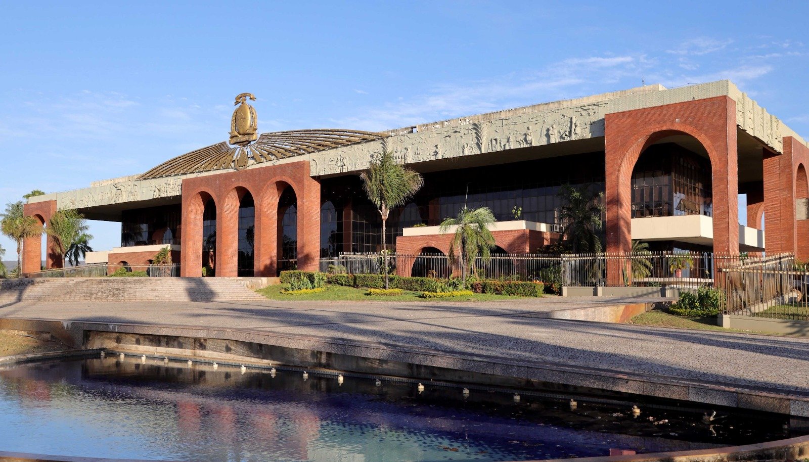 Governo do Tocantins determina ponto facultativo nos dias 4 e 5 de junho por conta de Corpus Christi.