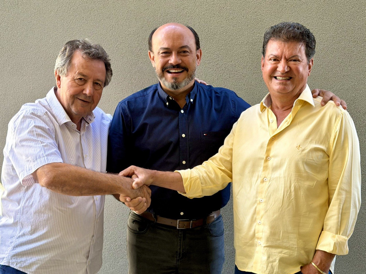 Prefeito Jarbas Ribeiro anuncia apoio a Sandoval Cardoso e Vilmar; grupo político reforça sua base em Araguaçu
