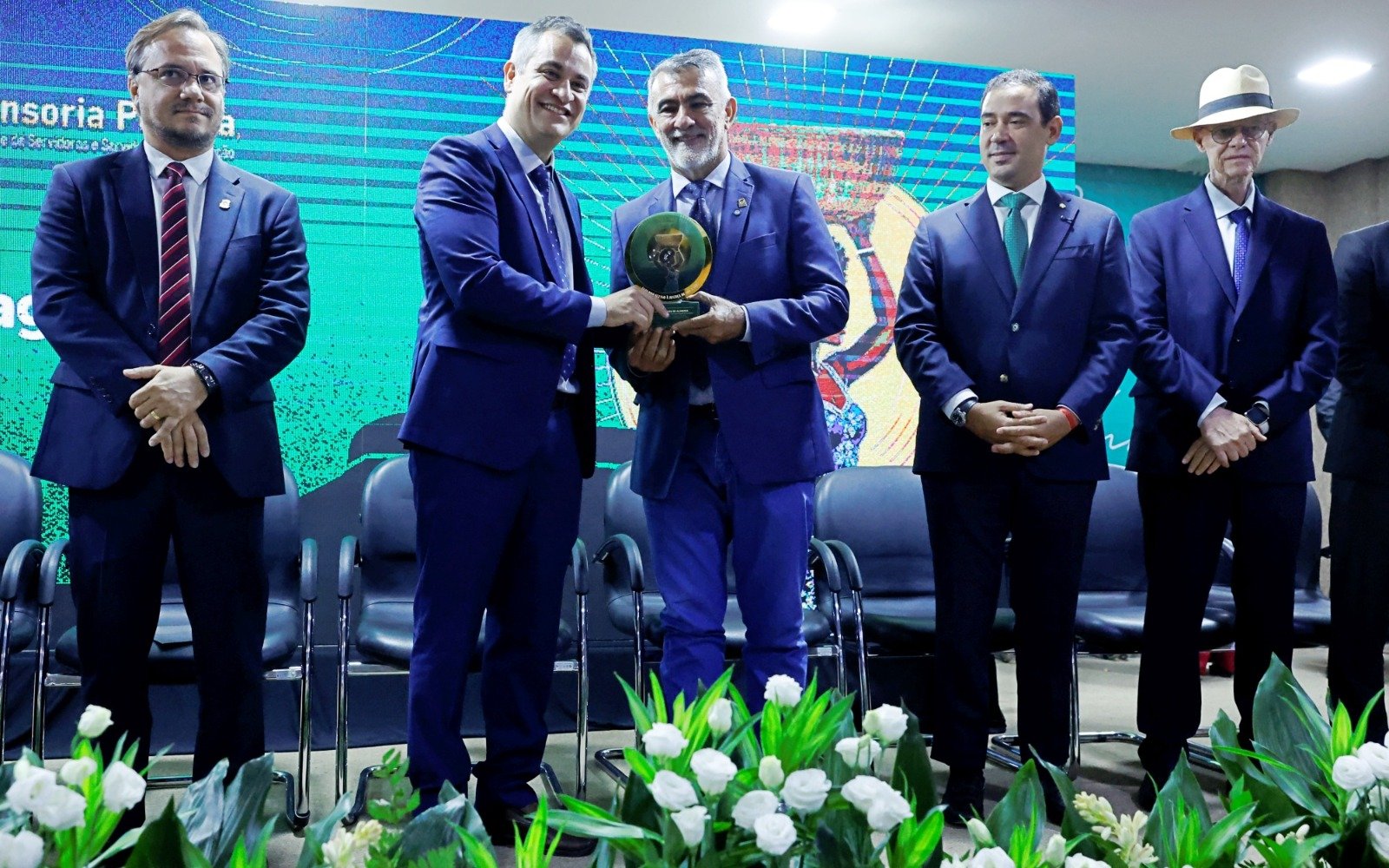 Presidente da Aleto recebe homenagem na abertura do Dia da Defensoria Pública