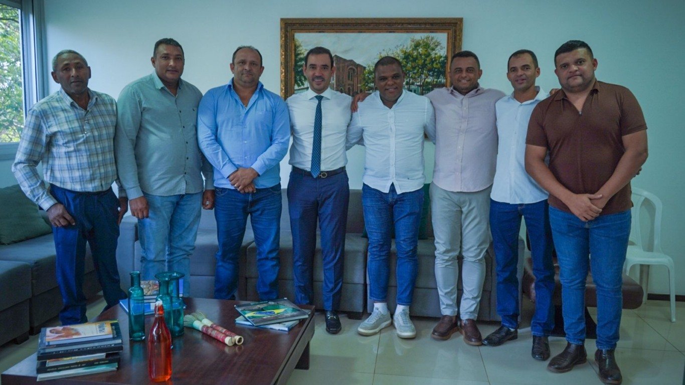 Vicentinho Jr reúne prefeitos em Brasília e reforça compromisso com municipalismo