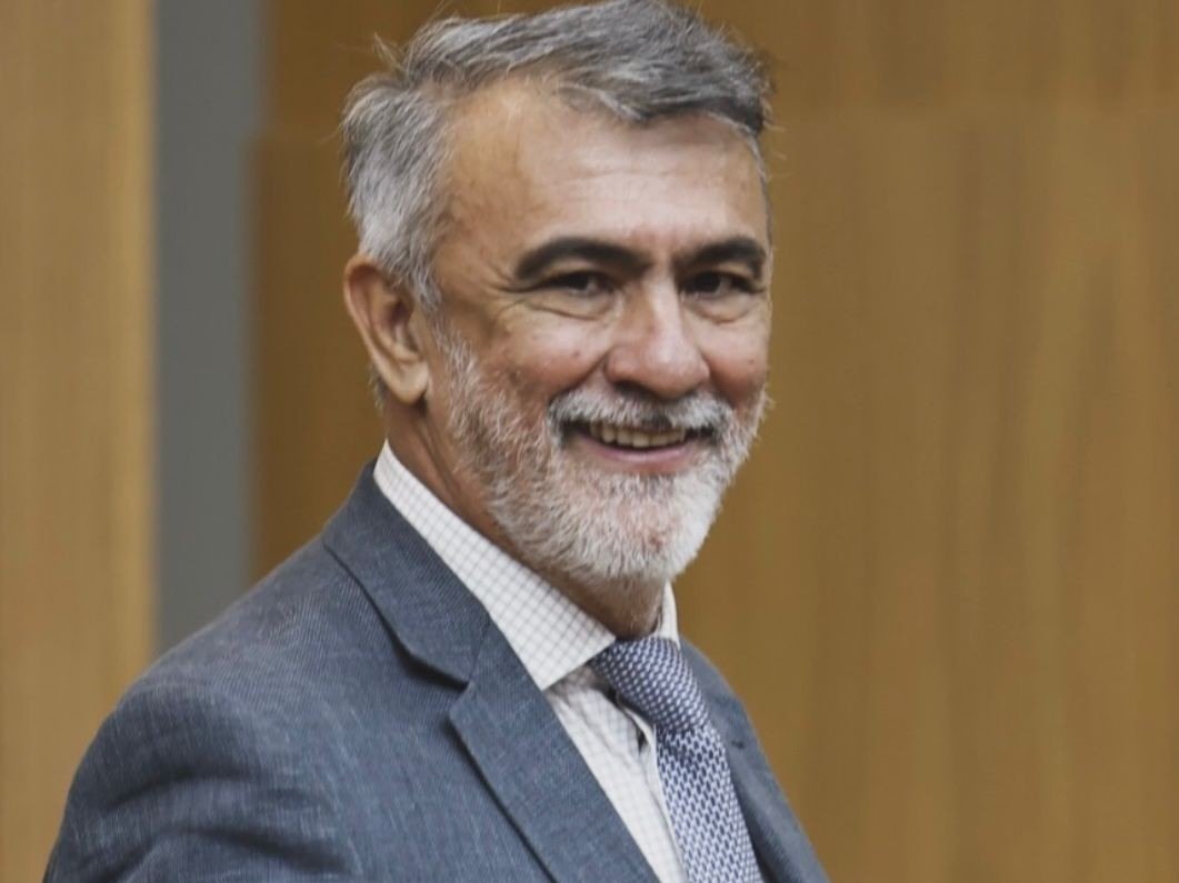 Amélio Cayres articula deputados para traçar agenda de prioridades pré-recesso