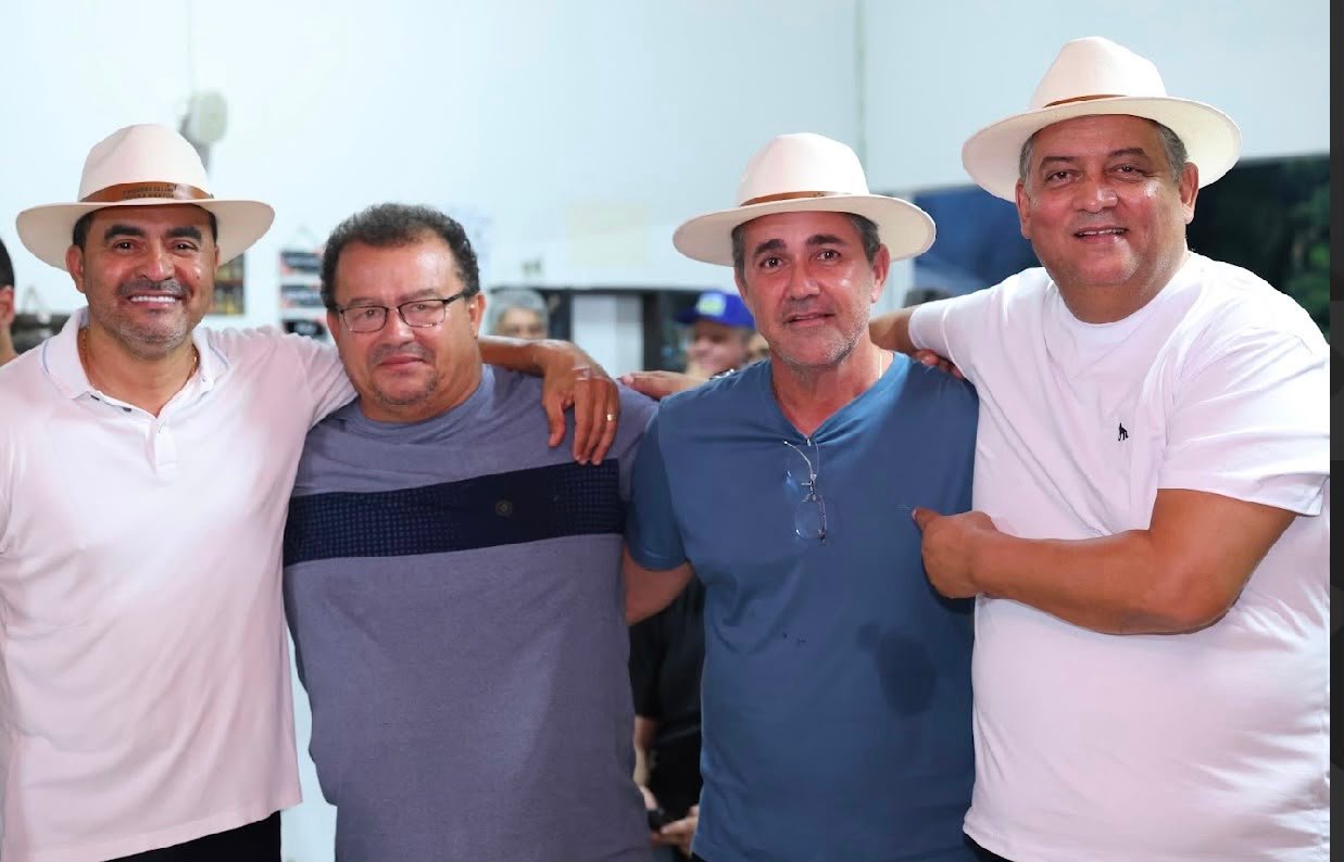 Coronel Barbosa: poder, influência e celebração em sua mansão na Praia da Raposa com a elite política.